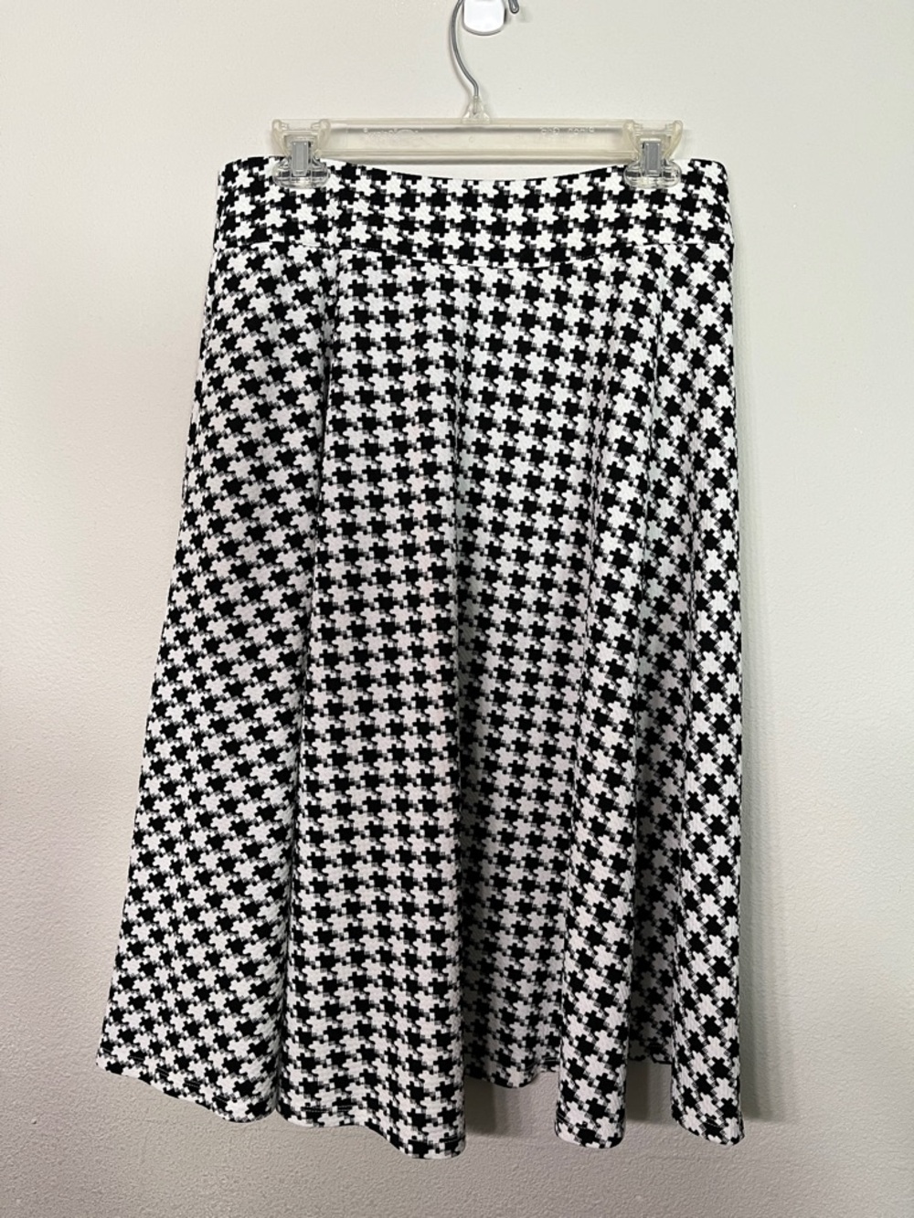 Unique Vintage Black and White Houndstooth A-Line Skirt